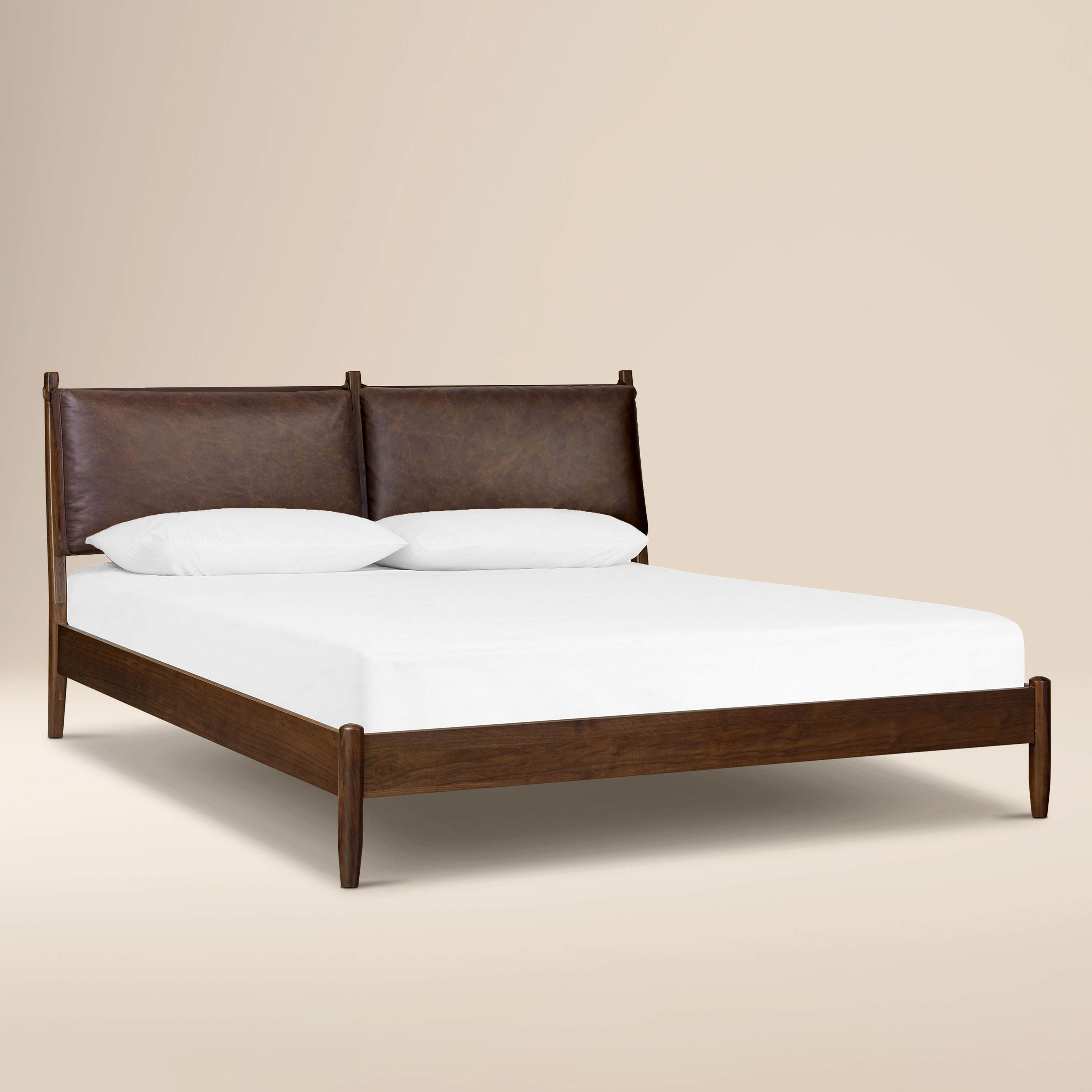 Letto Truro con cuscini in pelle | Marrone Bridle | King