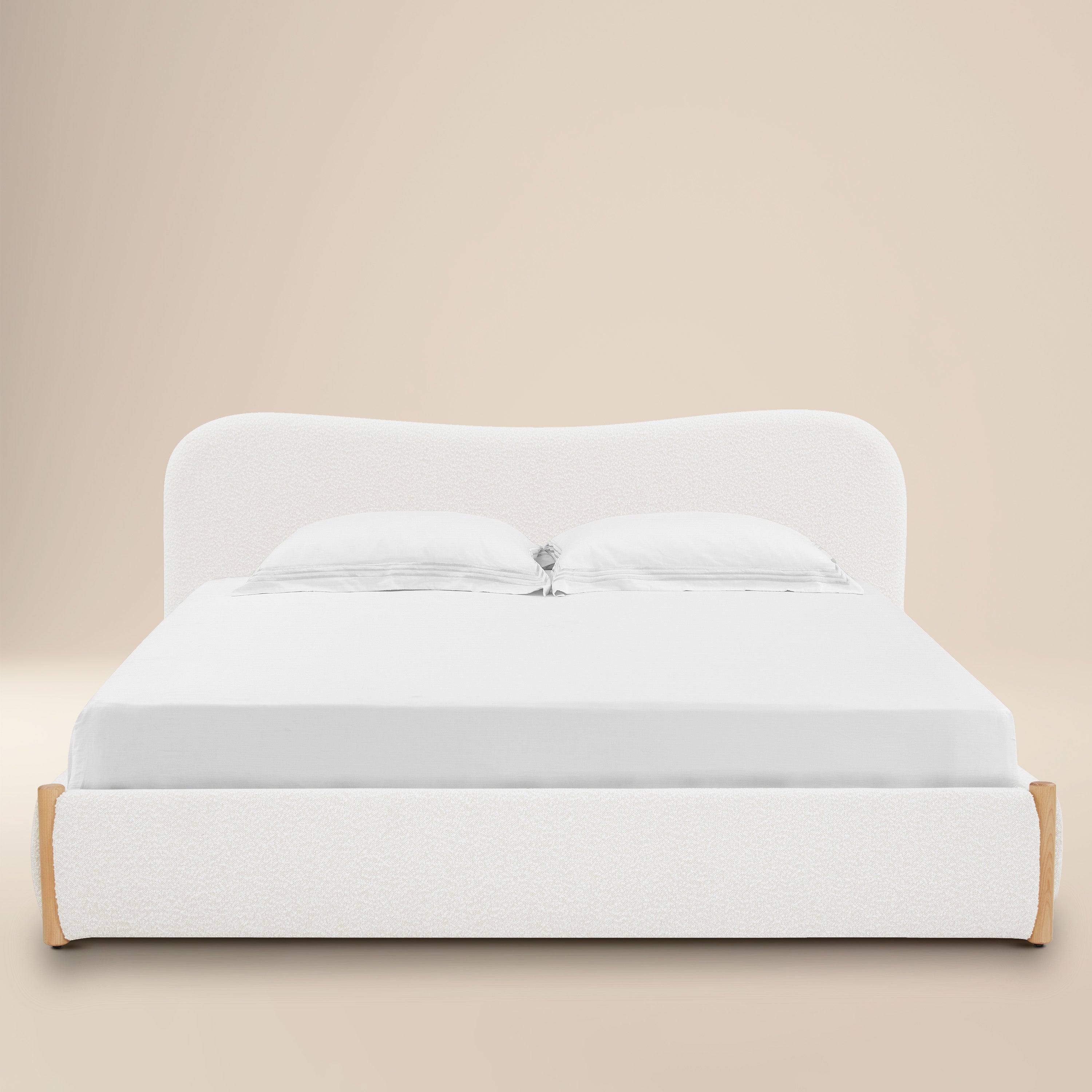 Letto Hayde | Bouclé bianco schiuma | Queen